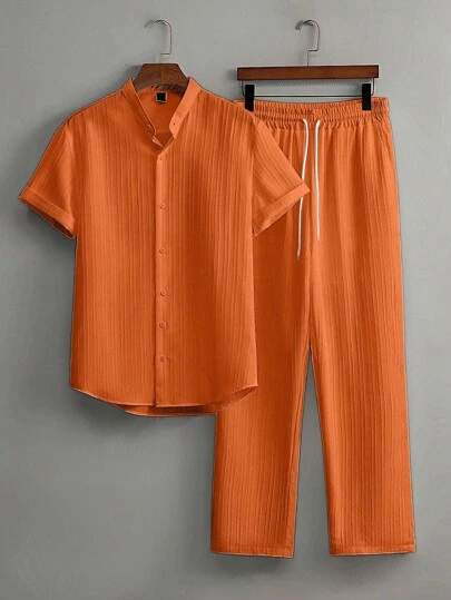 Manfinity Homme 男士夏季纯色短袖单排扣衬衫和裤子休闲套装，男士百搭套装，重磅休闲通勤中国风立领仿麻竹结短袖衬衫和休闲弹力宽松抽绳裤，舒适穿搭