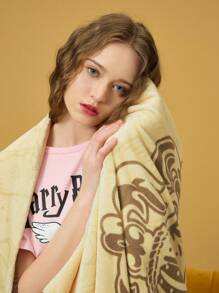 HARRY POTTER X SHEIN Animal And Letter Graphic Sofa Blanket, Soft And Warm Gift,Spring / Winter, Back To School - Yellow - View 3