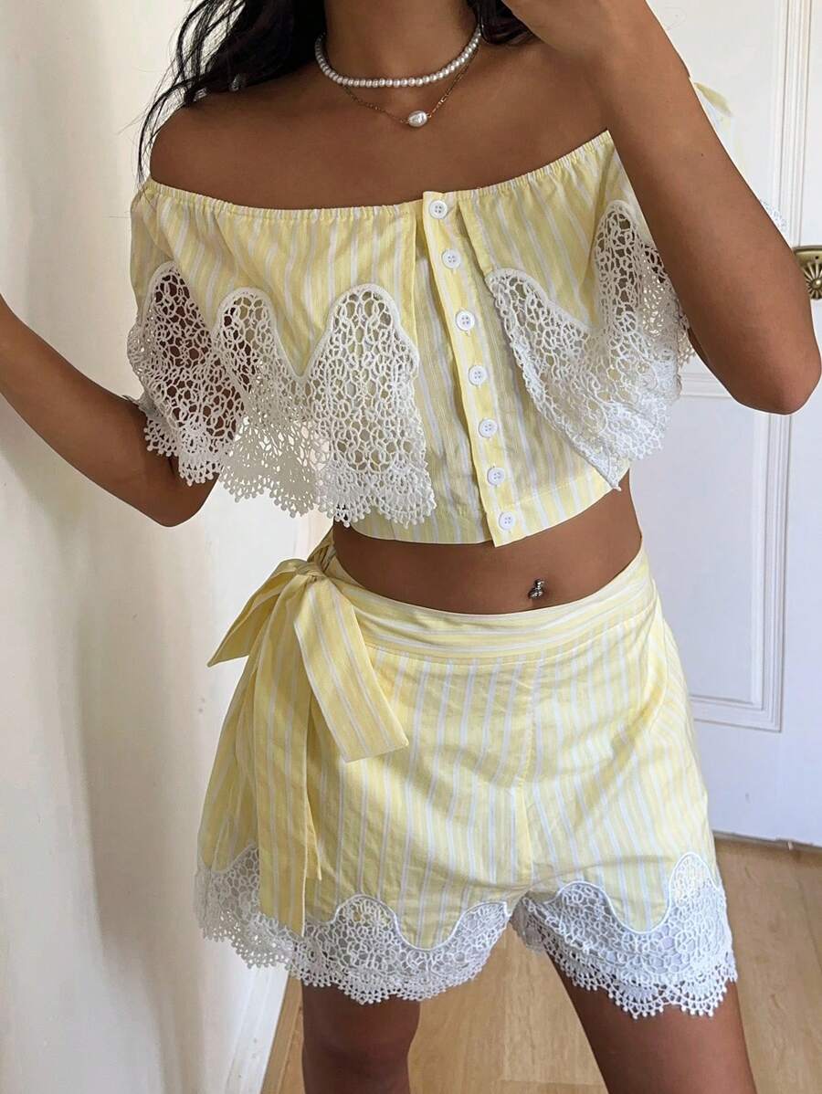 SHEIN EZwear Spitze Patchwork Kontrastfarben Knopfleiste Carmen-Ausschnitt Kurzarm Top - Gelb - Übersicht 1