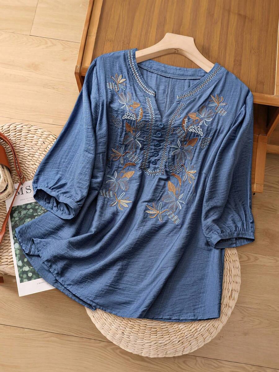 EMERY ROSE Women Plus Size Fashion Notched Neck 3/4 Sleeve Top