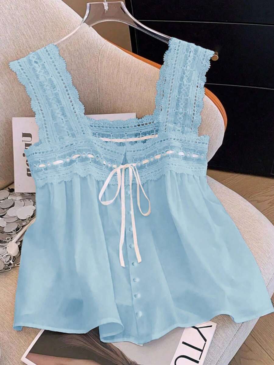 SHEIN LUNE Blusa sin mangas de encaje blanco con cuello cuadrado y parches en estilo francés para mujer talla grande, holgada y con diseño hueco, elegante y linda para primavera/verano - Celeste - Ver 1