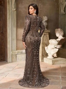 Aureia فستان سهرة فاخر طويل بأكمام شفافة وطوق تدليك، قماش بني قهوائي، خصر شفاف مرصع بالترتر والخرز، مناسب لمناسبة الزفاف، والحفلات والأحداث الرسمية