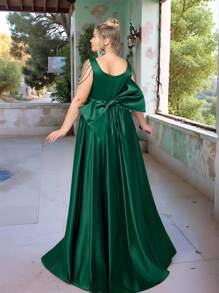 SHEIN Belle 加大码优雅浪漫绿色方领链条装饰婚纱，高开叉缎面和网眼拼接 A 字型正式晚礼服 - 綠色 - 查看 5