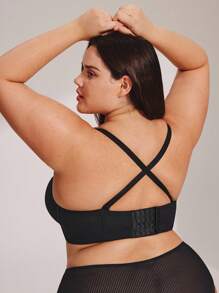 LUVLETTE Plus Woman 黑色透气无肩带隐形无缝聚拢钢圈基础款 T 恤文胸