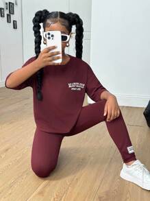 SHEIN Tween Girls Printed Patch Loose T-Shirt & Leggings 2 Pieces Set, Casual Fashion Matching Outfit Teen 2 Piece Set Girls 2 Piece Outfit Casual Two Piece Set Kids Casual Outfit Back To School Outfit - Red - View 4