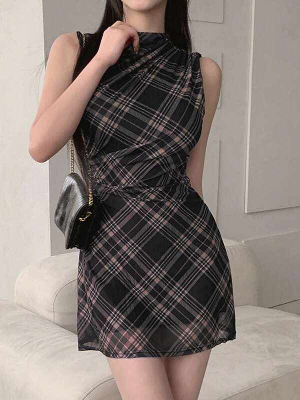 DAZY Women Plaid Sleeveless Fitted Mini Dress