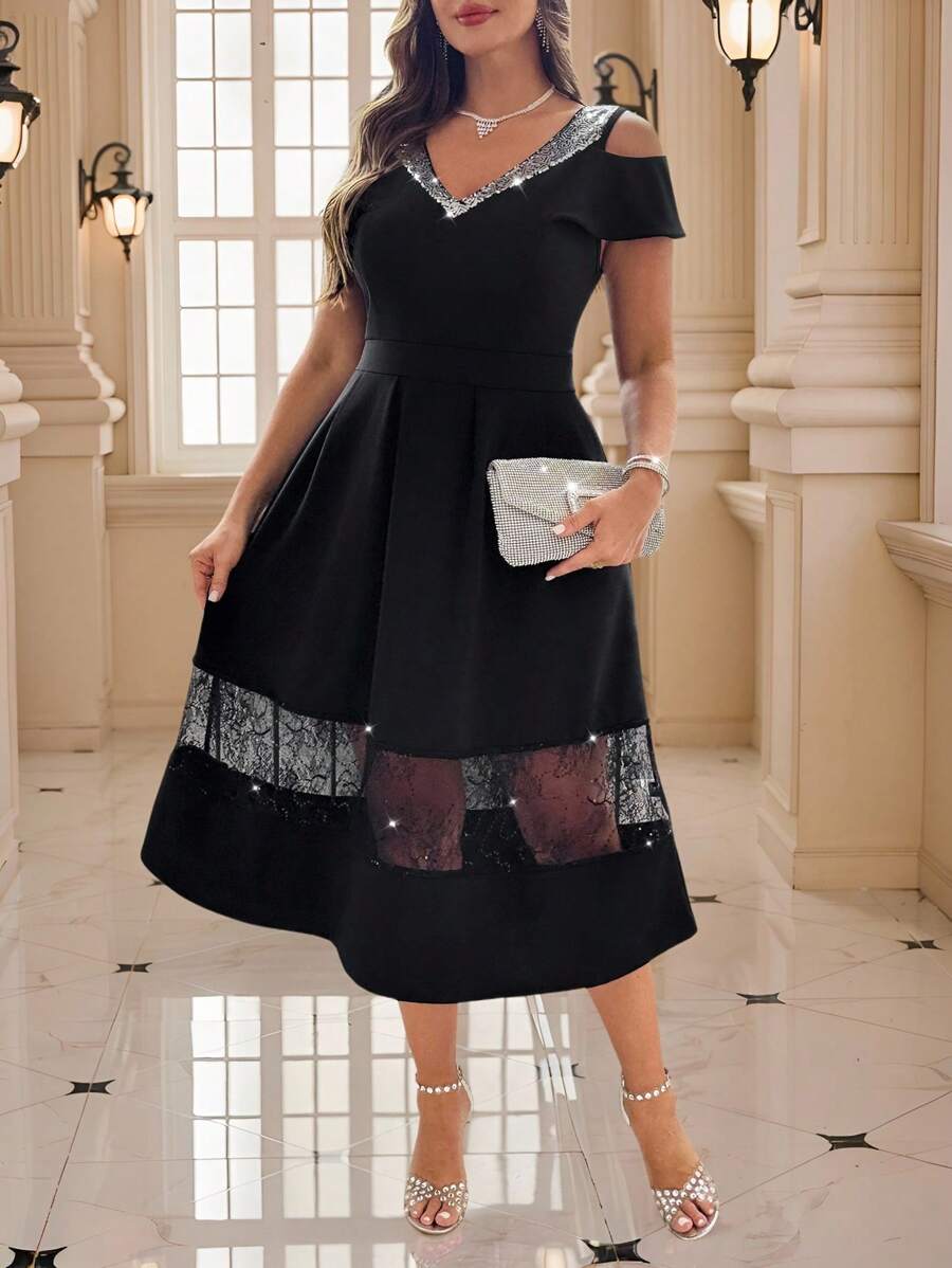 SHEIN Clasi Curve Plus Size 女式亮片拼接露肩下摆拼接亮片蕾丝长裙、小黑裙、飘逸连衣裙、鸡尾酒会礼服女 - 黑色 - 查看 1