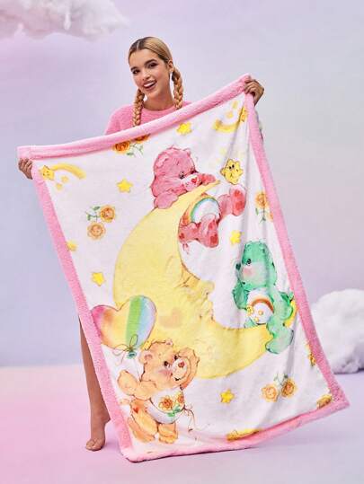 SHEIN X Care Bears 卡通熊心和月亮印花毛毯，可用作床上用品和礼物