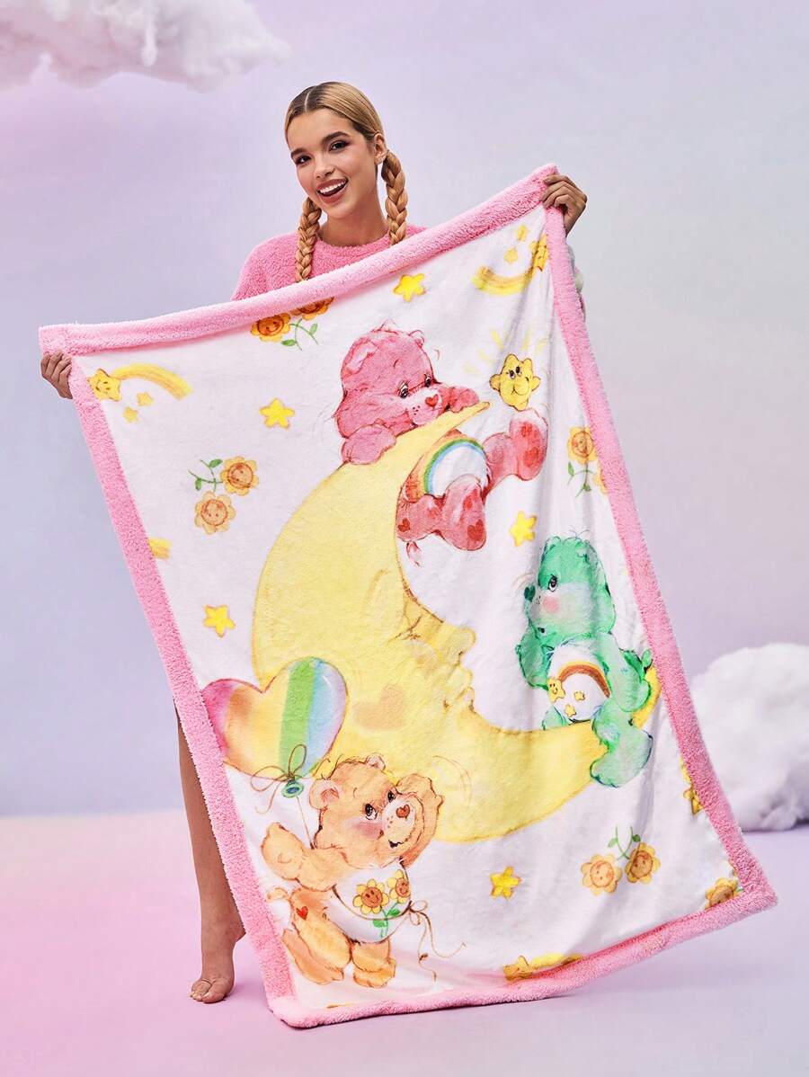 SHEIN X Care Bears 卡通熊心和月亮印花毛毯，可用作床上用品和礼物 - 彩色 - 查看 1