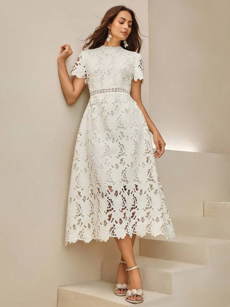 Vestido de Cintura com Bordado de Renda Oco em Estilo Francês Elegante, Verão