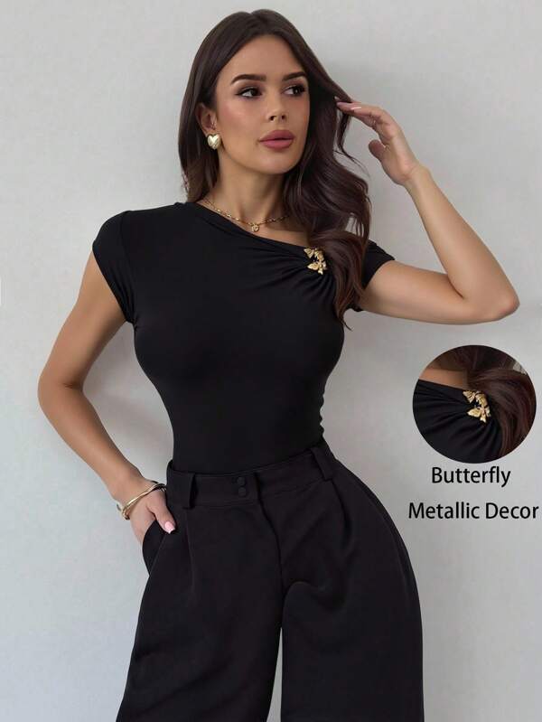 Firerie New Arrival Elegant Modern Asymmetrical Twisted Butterfly Metal Decor Off-Shoulder Fitted Black T-Shirt Top