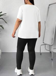 SHEIN EZwear 大码夏季休闲字母印花短袖T恤和紧身裤两件套 - 黑與白 - 查看 8