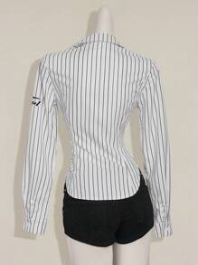 SHEIN ICON 女式黑白条纹长袖短款衬衫，数字印花，修身剪裁，学院风，夏季女士棒球衫细条纹棒球衫女士棒球上衣女士棒球球衣棒球纽扣衬衫 - 彩色 - 查看 2