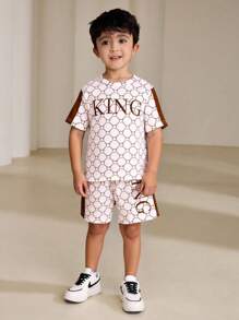 SHEIN Sommerlicher Freizeitanzug für Kleine Jungen, bestehend aus T-Shirt und Shorts mit Farbblock-Design und Buchstaben-Muster auf dem T-Shirt