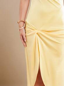 L'Amorae One Shoulder Twist Butter Yellow Asymmetric Summer Vacation Maxi Dress,Summer Outfits For Women - Light Yellow - View 4