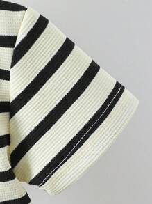 SHEIN Vintaside Kids 2 件套男婴休闲经典 Polo 条纹套装，小熊刺绣图案，简约优雅，面料柔软，适合日常穿着、度假、上学、聚会、春夏季 - 彩色 - 查看 4