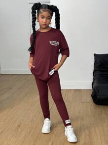 SHEIN Tween Girls Printed Patch Loose T-Shirt & Leggings 2 Pieces Set, Casual Fashion Matching Outfit Teen 2 Piece Set Girls 2 Piece Outfit Casual Two Piece Set Kids Casual Outfit Back To School Outfit - Red - View 3