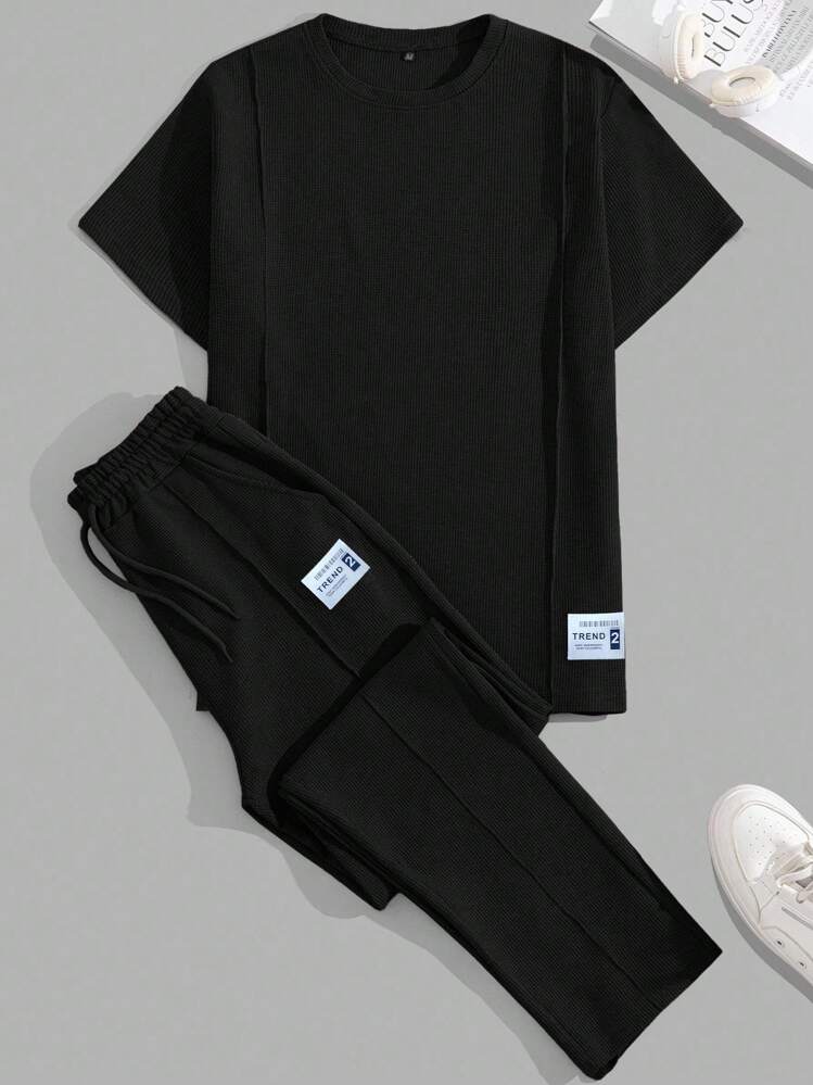 EURMUSE Cotton Men Patch Detailed With A Label Regular T-Shirt & Pants Two Pieces - Black - View 1