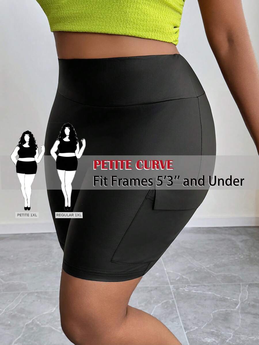 SHEIN PETITE CURVE Pantalones informales de calle, con bolsillos tridimensionales, cintura ancha, ajuste ceñido, pantalones de ciclismo, shorts elásticos de cuero tejido para mujeres, para el verano, adecuados para personas de estatura talla grande baja - Negro - Ver 1