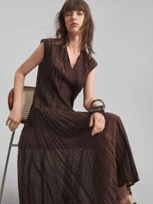 Ontre 2025 年夏季女装连衣裙，适合独立日、圣约翰节、海滩、度假、毕业典礼、办公室、沙滩装，休闲纯色无袖中长连衣裙，带扭褶