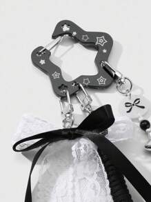 ROMWE Anime 1 pieza Estilo gótico vintage punk negro hueco de acrílico en forma de estrella, corazón, cinta de tul blanco trenzado Llavero DIY, Colgante de bolso, Colgante de teléfono, Regalo para mujeres, niñas, Halloween - Negro - Ver 5