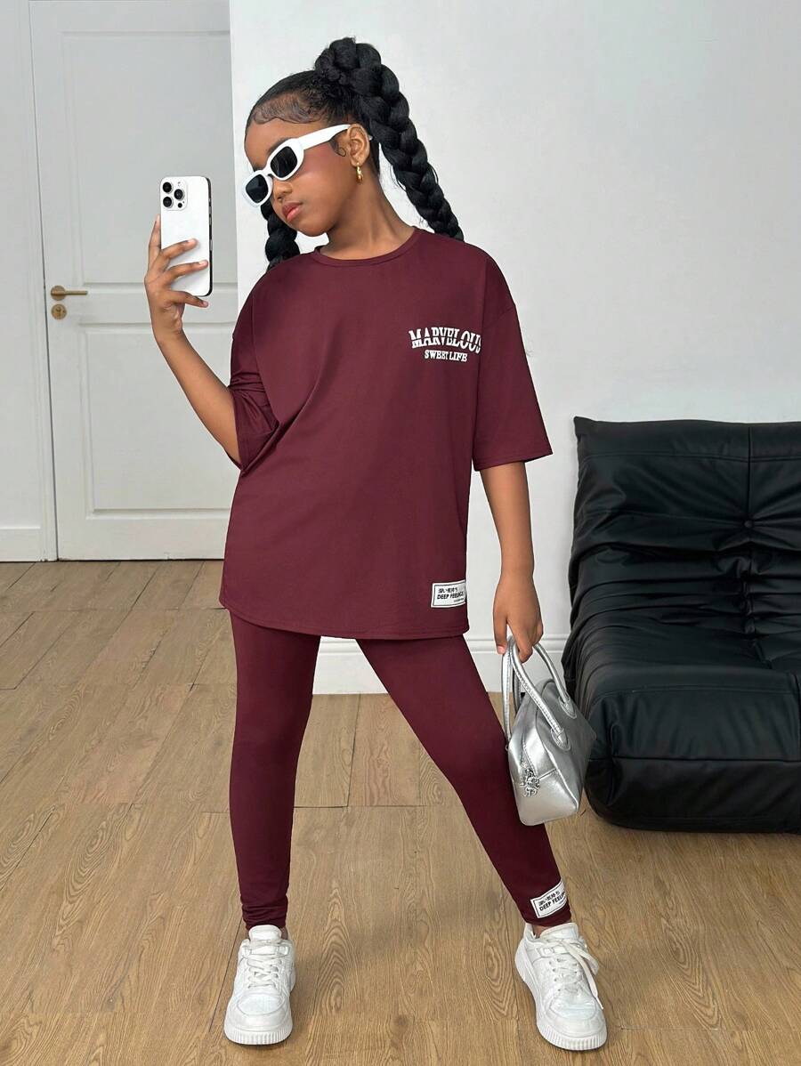 SHEIN Tween Girls Printed Patch Loose T-Shirt & Leggings 2 Pieces Set, Casual Fashion Matching Outfit Teen 2 Piece Set Girls 2 Piece Outfit Casual Two Piece Set Kids Casual Outfit Back To School Outfit - Red - View 1