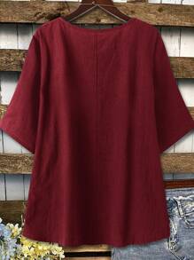 Linhara 大码女式纯色亚麻圆领刺绣七分袖休闲衬衫 - 酒紅色 - 查看 2