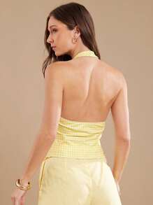 L'Amorae Atasan Halter Wanita Motif Gingham dengan Punggung Terbuka, Bagian Dada Berkerut, dan Belahan di Bagian Bawah. - Kuning - View 3