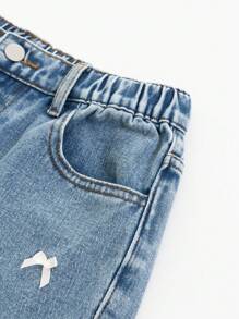 SHEIN Sparklyn 青少年女孩个性化白色蝴蝶结蓝色水洗宽松直筒牛仔裤，休闲度假风格牛仔裤 - 淺色水洗藍 - 查看 5