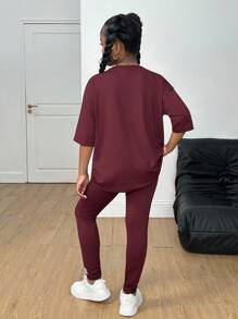 SHEIN Tween Girls Printed Patch Loose T-Shirt & Leggings 2 Pieces Set, Casual Fashion Matching Outfit Teen 2 Piece Set Girls 2 Piece Outfit Casual Two Piece Set Kids Casual Outfit Back To School Outfit - Red - View 2