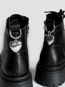 ROMWE Goth 2 件/套 Y2K 心形吊坠鞋/靴子装饰背包配件