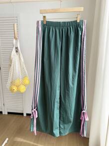 Comfortcana Pantalón con piernas rectas y holgado de talla grande con rayas verdes y ribete contrastante