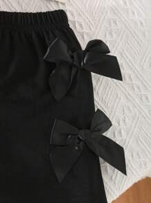 SHEIN 2 件幼儿女童休闲时尚甜美日常休闲圆领短袖短款 T 恤搭配 3D 蝴蝶结装饰和松紧腰短裤套装 - 彩色 - 查看 3