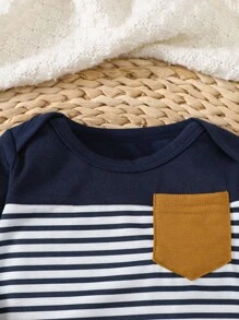 SHEIN 2件套新生男宝宝蓝白条纹印花棕色口袋长袖连体衣和弹力长裤套装，柔软舒适，适合居家和户外活动，秋季适用，婴儿连体衣，男宝宝长裤，新生儿服装，0-9个月男宝宝秋冬装 - 彩色 - 查看 1
