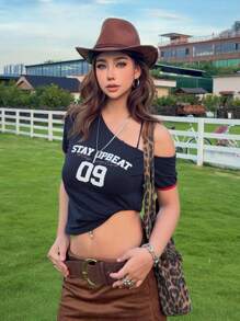 DAZY T-shirt moulant asymétrique à épaule avec imprimé lettres pour femme, T-shirts graphiques - Bleu marine - Voir 1