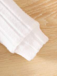 SHEIN 2 件套新生儿休闲多色口袋舒适贴身条纹针织按扣肩长袖圆领 T 恤和松紧腰裤套装，适合春季、秋季、冬季