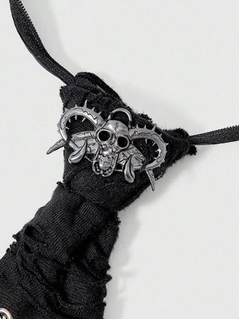 Grunge Punk Gothic Steampunk Style Tie With Metal Skull Buckle, Asymmetrical Textures, Niche Fashion Accessory For Men And Women, Suitable For Parties, Gatherings, Social Events, And Photo-Taking