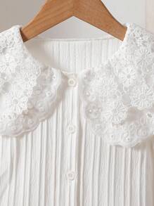 SHEIN 女孩优雅蕾丝边刺绣双层彼得潘领长袖抽绳前扣休闲公主衬衫，适合度假、旅行、派对、生日礼物、春秋、返校秋冬 - 白色 - 查看 3