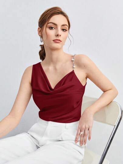 BizChic 不对称褶皱金属装饰吊带上衣，时尚优雅，适合都市通勤、日常穿着，充满浪漫的90年代复古风情，也适合圣诞节、新年、情人节、派对、海滩、毕业典礼、时尚盛会、嘉年华、假日、婚礼宾客、早午餐、机场等多种场合。