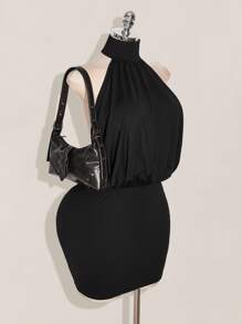 SHEIN ICON 加大码高领露背褶饰紧身迷你连衣裙，性感 Y2K 露背挂脖紧身连衣裙 - 黑色 - 查看 1