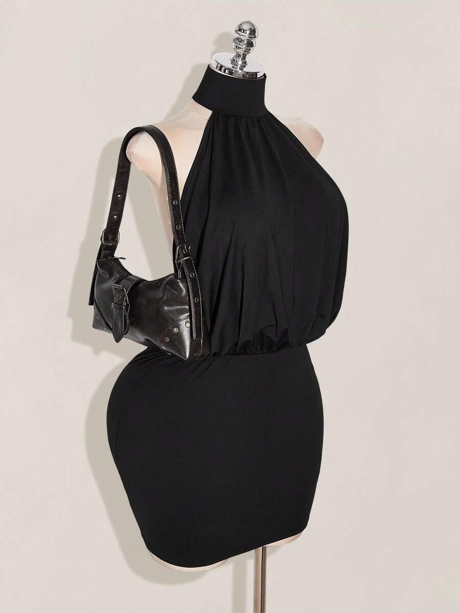 SHEIN ICON 加大码高领露背褶饰紧身迷你连衣裙，性感 Y2K 露背挂脖紧身连衣裙 - 黑色 - 查看 1