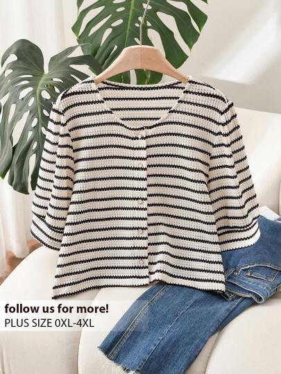 CosyJoli 女式大码圆领前开纹理条纹短袖夏季 T 恤，黑白条纹面料，舒适时尚休闲