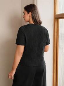 Anewsta 女士加大码优雅时尚假日沙滩休闲黑色短袖褶皱纹理T恤，适合春夏穿着