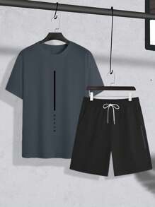 Manfinity LEGND 2件套大码男士休闲短袖T恤和宽松短裤套装 - 彩色 - 查看 2