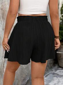 EMERY ROSE Plus Size Women's Textured Fabric Shorts, Casual Loose Solid Color Shorts