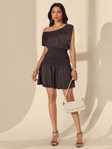 Chiquease فستان نسائي متوسط الطول مع خصر مربوط، رقبة غير متماثلة والطية الأنيقة - بني - مشاهدة 1