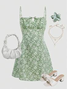 SHEIN 青少年女孩休闲绿色花卉印花褶饰胸前中心蝴蝶结装饰 A 字形吊带吊带连衣裙，适合夏季、度假、海滩装