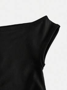 SHEIN Serisse Kids 青少年女孩休闲街头时尚黑色不对称领口褶饰修身 T 恤 - 黑色 - 查看 4