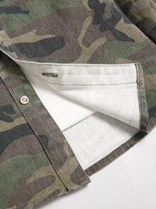 Manfinity Homme قميص كاجوال بأكمام طويلة متعدد الجيوب بطبعة الكامو من الجينز، مقاوم للتجعد والأوساخ، مناسب لجميع الفصول، خريفي