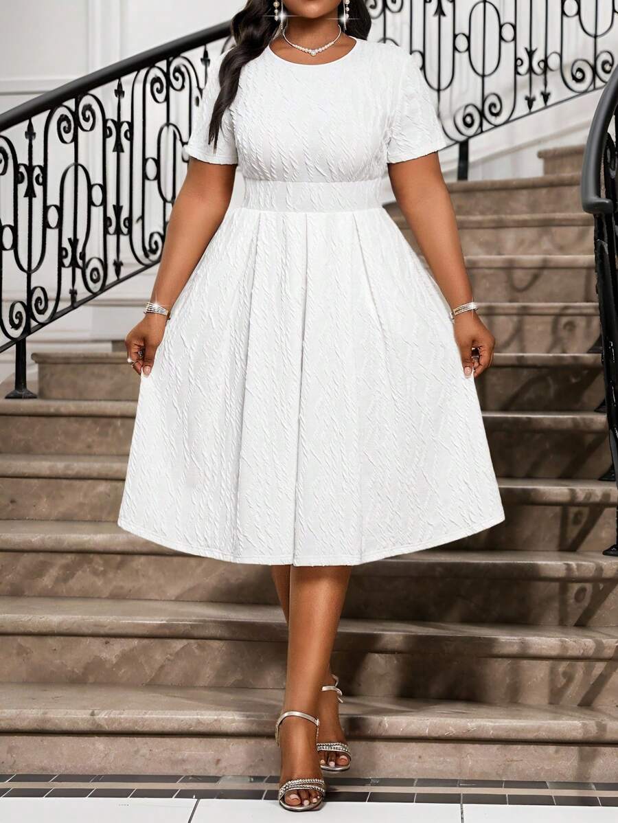 SHEIN Lady 春夏优雅通勤办公室白色针织纹理圆领喇叭中长短袖大码连衣裙高档服装生日和活动连衣裙办公室连衣裙 - 白色 - 查看 1